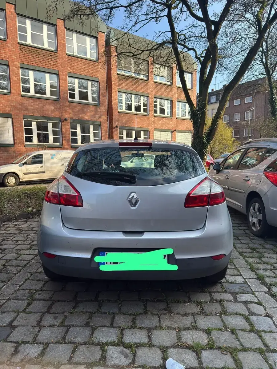 Używany Renault Mégane 110 KM (80 kW) 2009 Szary Sedan/Limuzyna