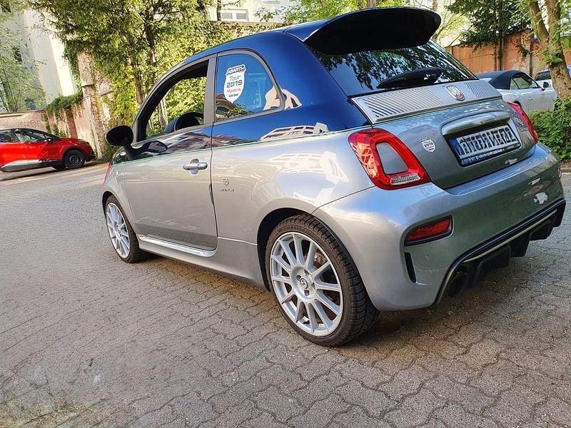 Gebraucht Abarth 695 179 PS (131 kW) 2018 Silber Kleinwagen