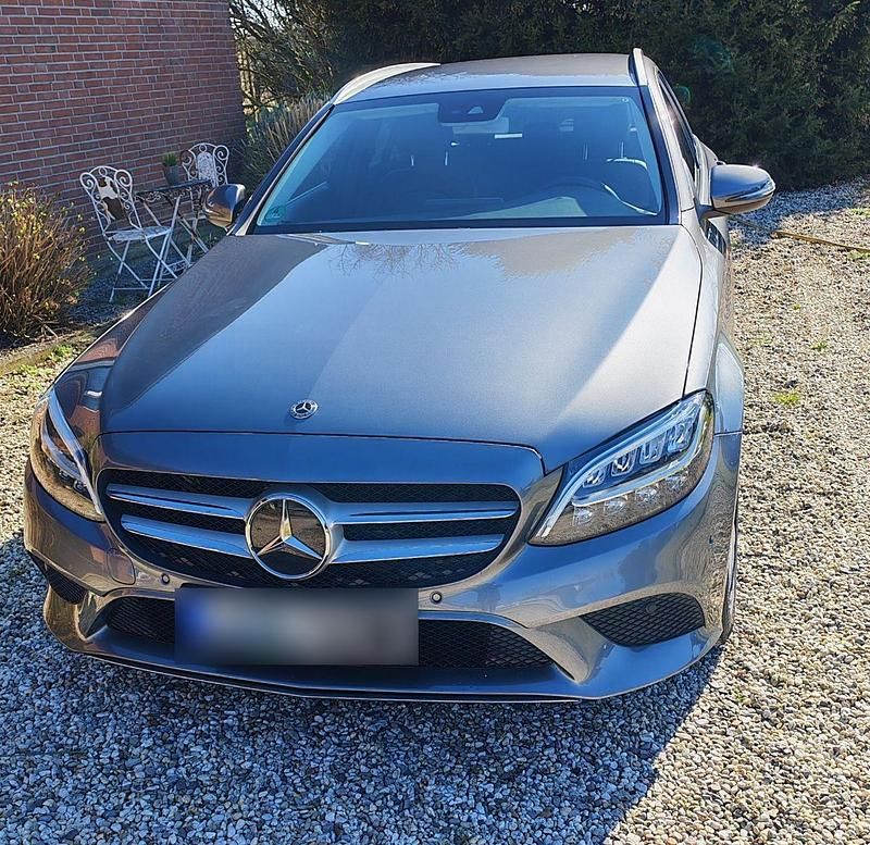 Gebraucht Mercedes C220 Avantgarde 194 PS (142 kW) 2018 Grau Kombi