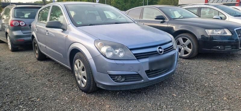 Grau Gebraucht 2005 Opel Astra Limousine | 1.700 € (Fairer Preis) - Bild 1/1