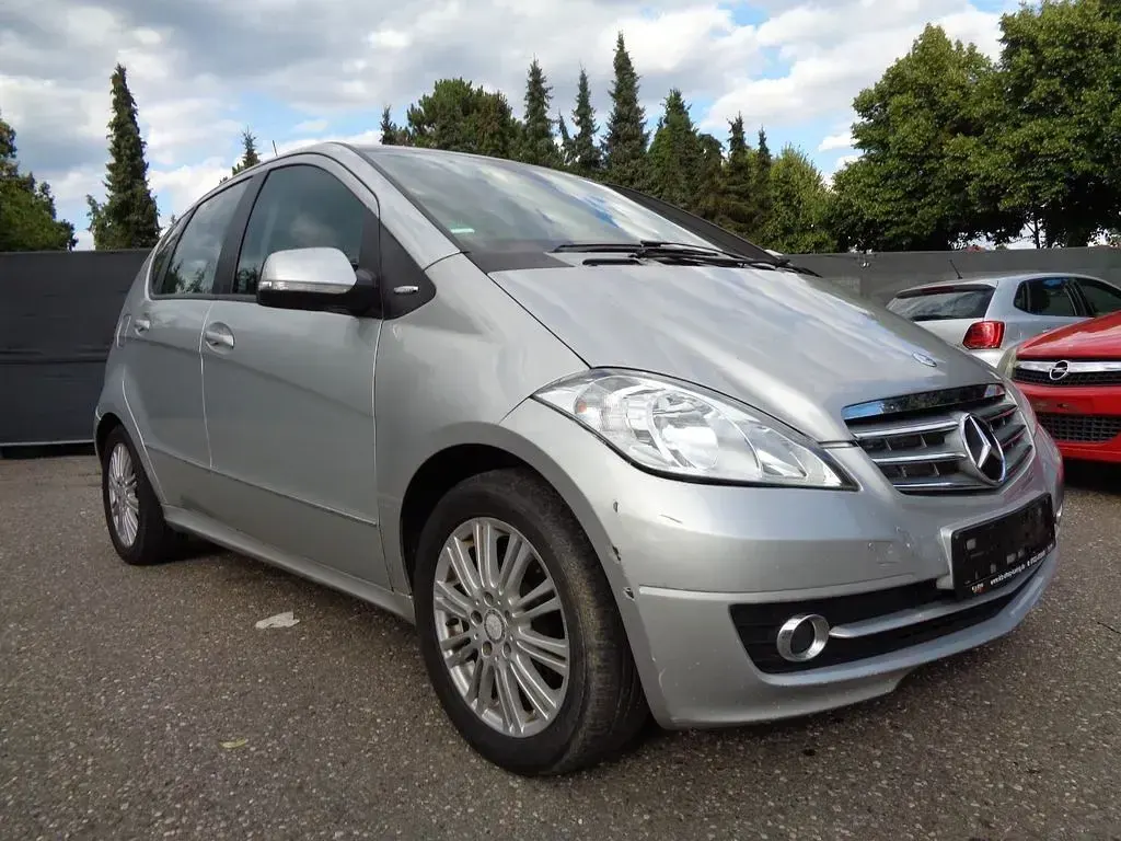 Gebraucht Mercedes A170 Elegance 116 PS (85 kW) 2009 Silber Van / Kleinbus