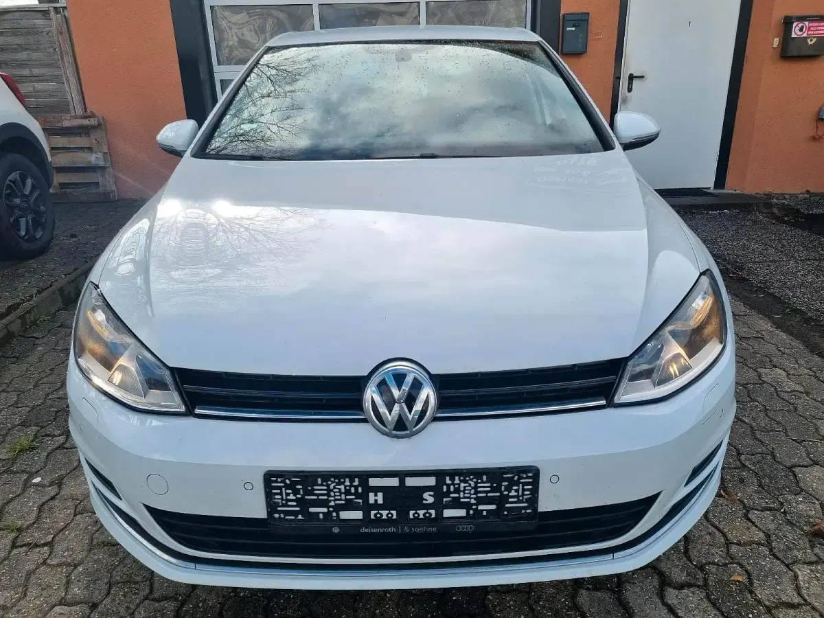 Gebraucht VW Golf VII Allstar 86 PS (63 kW) 2016 Weiß Kleinwagen