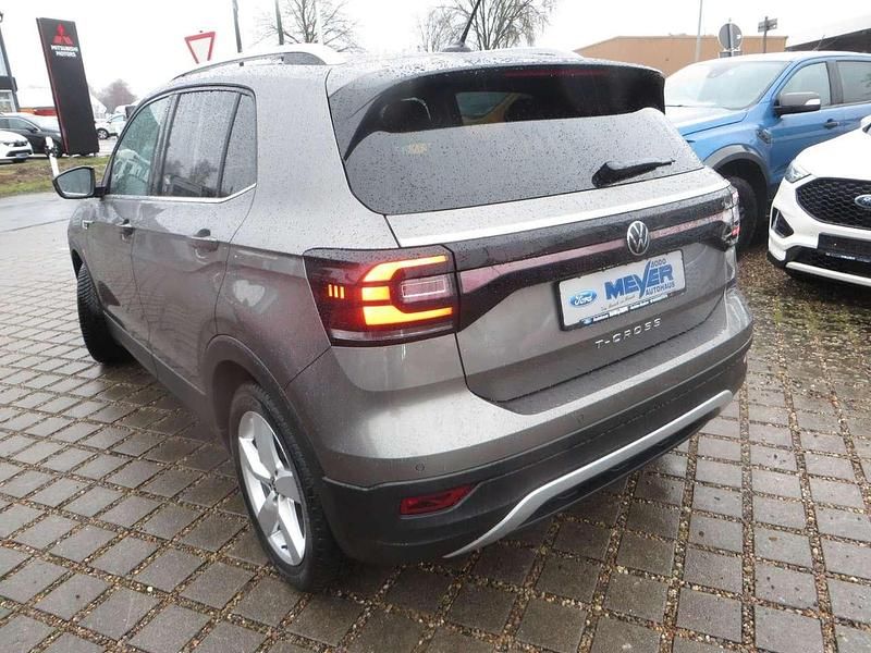 Gebraucht VW T-Cross Style 110 PS (80 kW) 2021 Limestone grey SUV