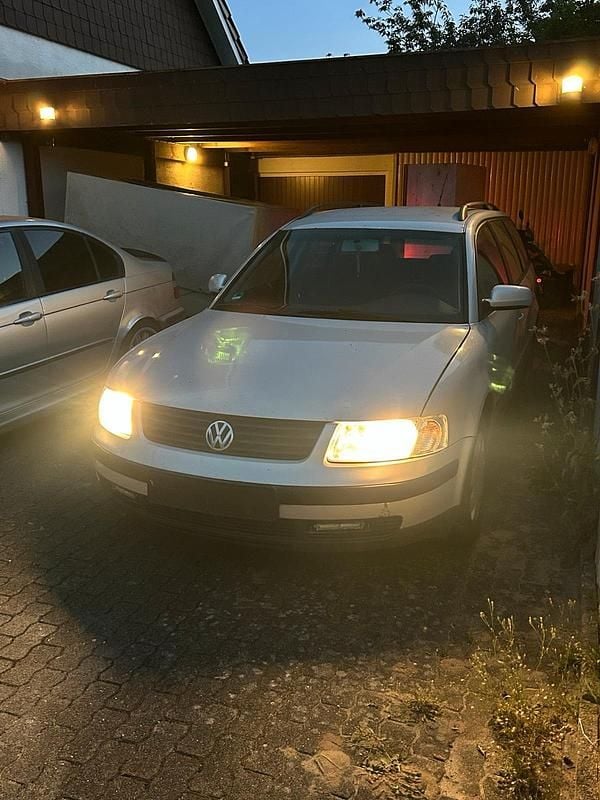 Gebraucht VW Passat 116 PS (85 kW) 1999 Silber Kombi
