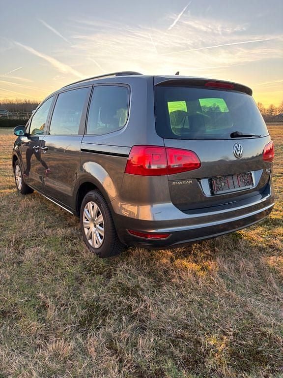 Gebraucht VW Sharan Trendline 140 PS (102 kW) 2011 Grau Van / Kleinbus