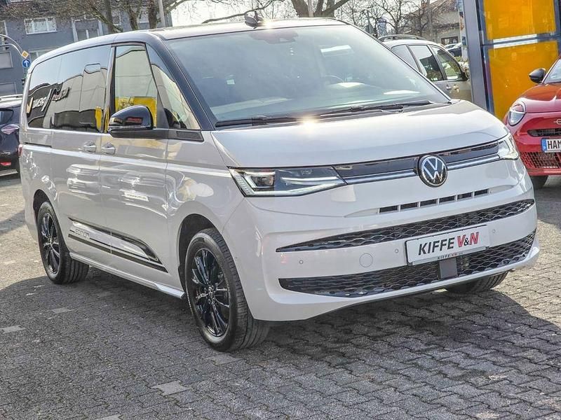 Gebraucht VW Multivan Edition 150 PS (110 kW) 2024 Weiß Van