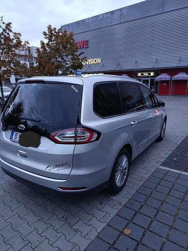 Gebraucht Ford Galaxy Trend 150 PS (110 kW) 2017 Silber Van / Kleinbus
