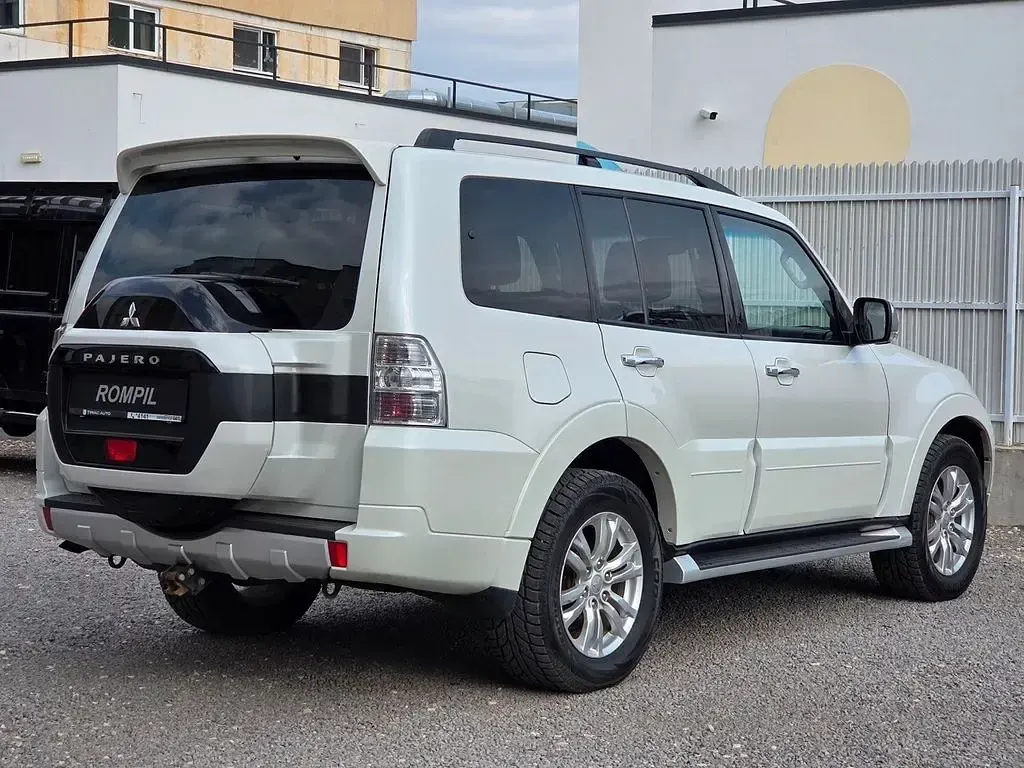 Gebraucht Mitsubishi Pajero Instyle 190 PS (139 kW) 2019 Weiß SUV