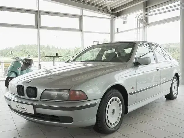 Gebraucht BMW 520 150 PS (110 kW) 1996 Silber Limousine