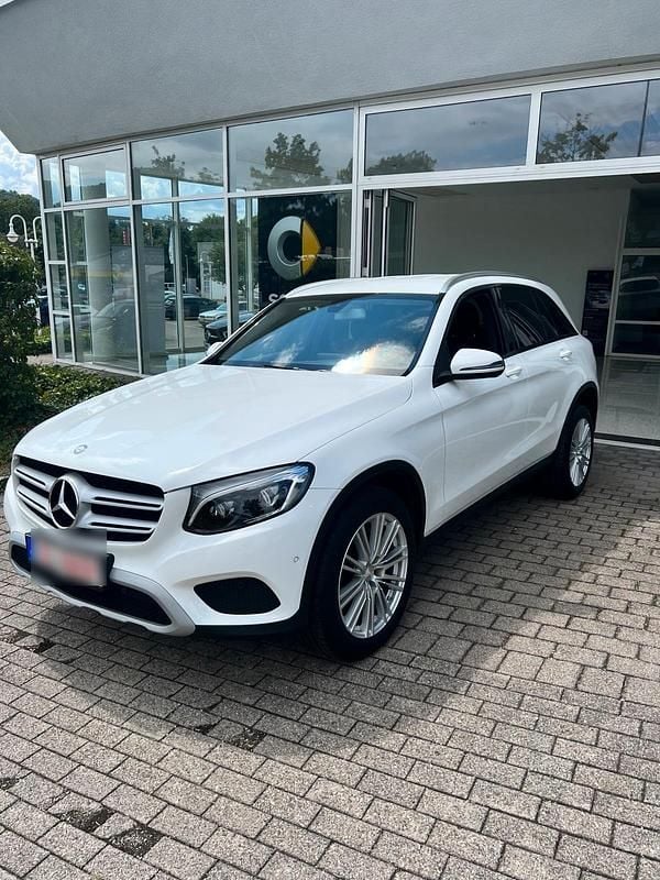 Weiß Gebraucht 2016 Mercedes GLC220 SUV | 22.600 € (Guter Preis) - Bild 1/4