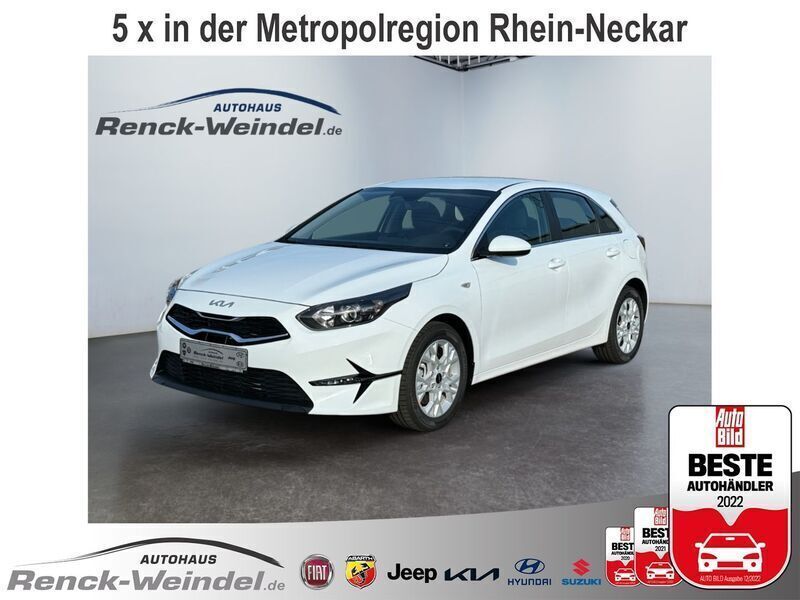 Weiß Gebraucht 2024 Kia Ceed Vision Limousine | 22.989 € (Etwas zu teuer) - Bild 1/4