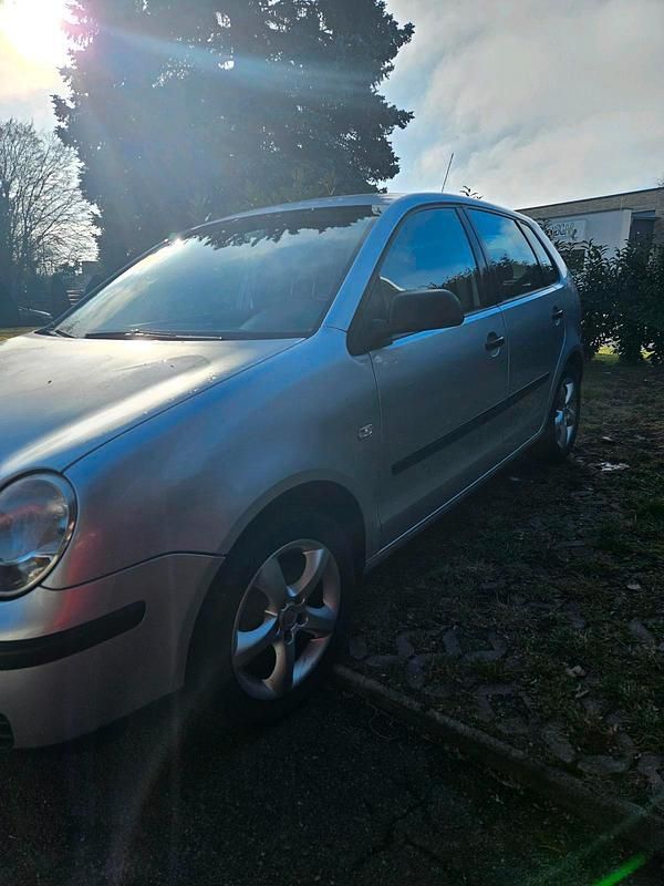 Gebraucht VW Polo 62 PS (45 kW) 2003 Silber Kleinwagen