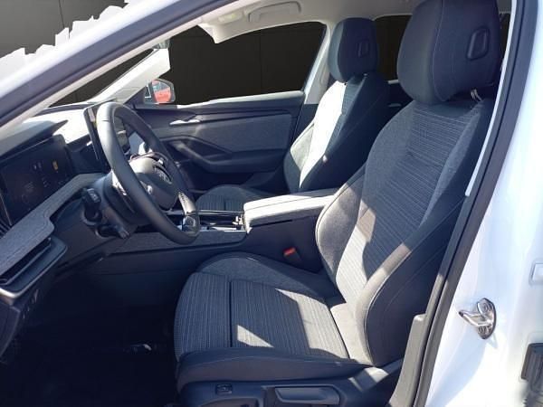 Gebraucht Skoda Superb Selection 150 PS (110 kW) 2024 Weiß (purity weiss) Kombi