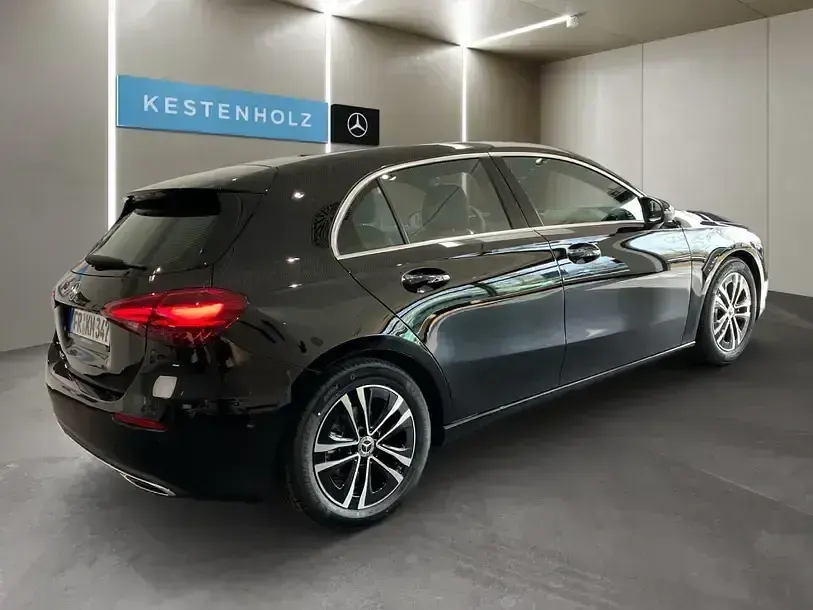 Gebraucht Mercedes A180 Progressive 136 PS (100 kW) 2026 Schwarz Limousine