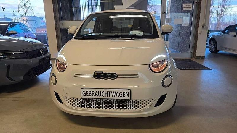 Gebraucht Fiat 500e 86 kW (118 PS) 2023 Arktis weiß Limousine