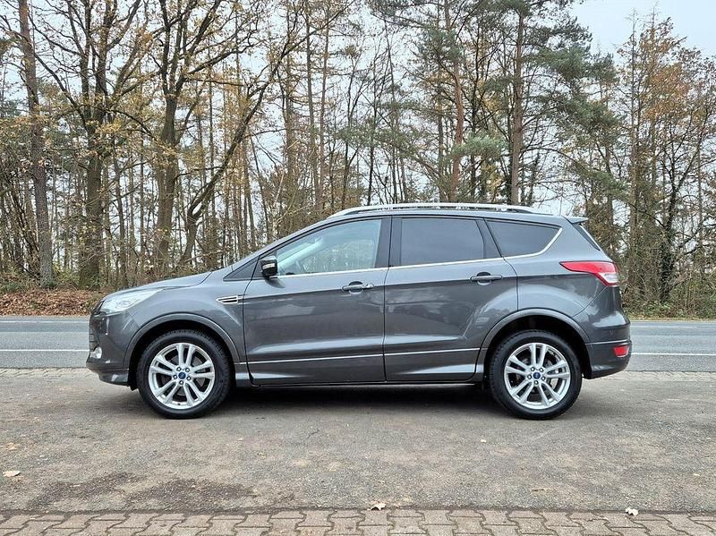 Gebraucht Ford Kuga Individual 182 PS (133 kW) 2016 Grau SUV