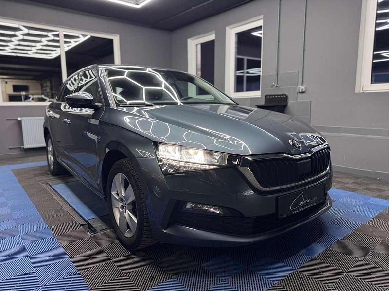 Quarzgrau metallic Gebraucht 2020 Skoda Scala Cool Plus Kleinwagen | 12.300 € (Fairer Preis) - Bild 1/4