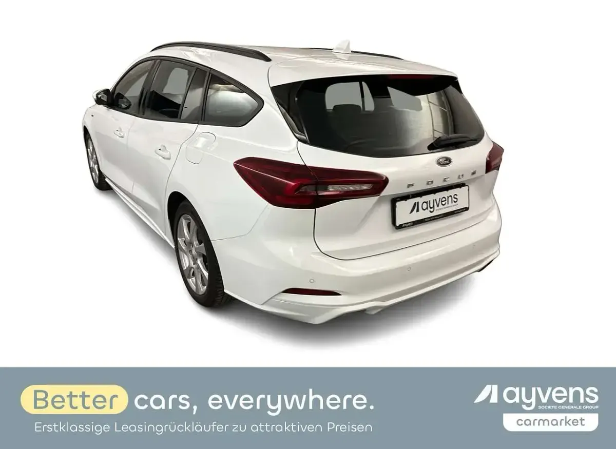 Gebraucht Ford Focus ST-Line 120 PS (88 kW) 2023 Frostweiß Kombi
