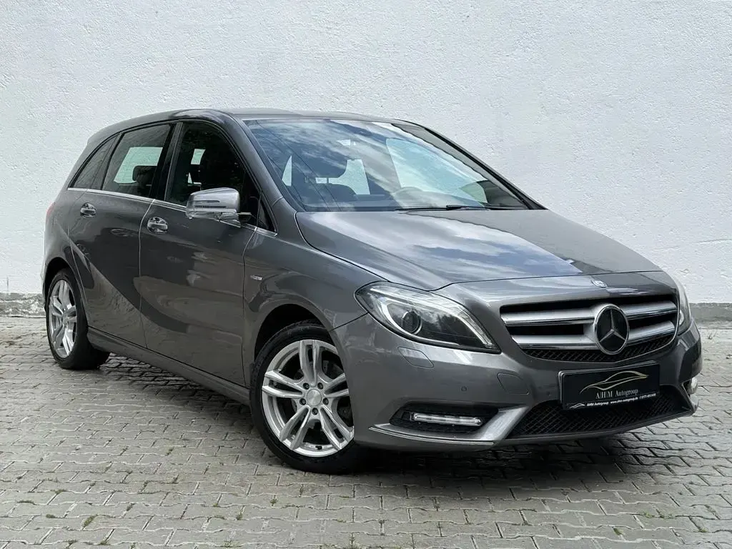 Gebraucht Mercedes B200 156 PS (114 kW) 2011 Grau Kleinwagen