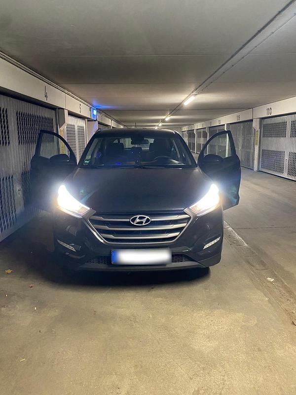 Usado Hyundai Tucson 116 HP (85 kW) 2017 Preto SUV