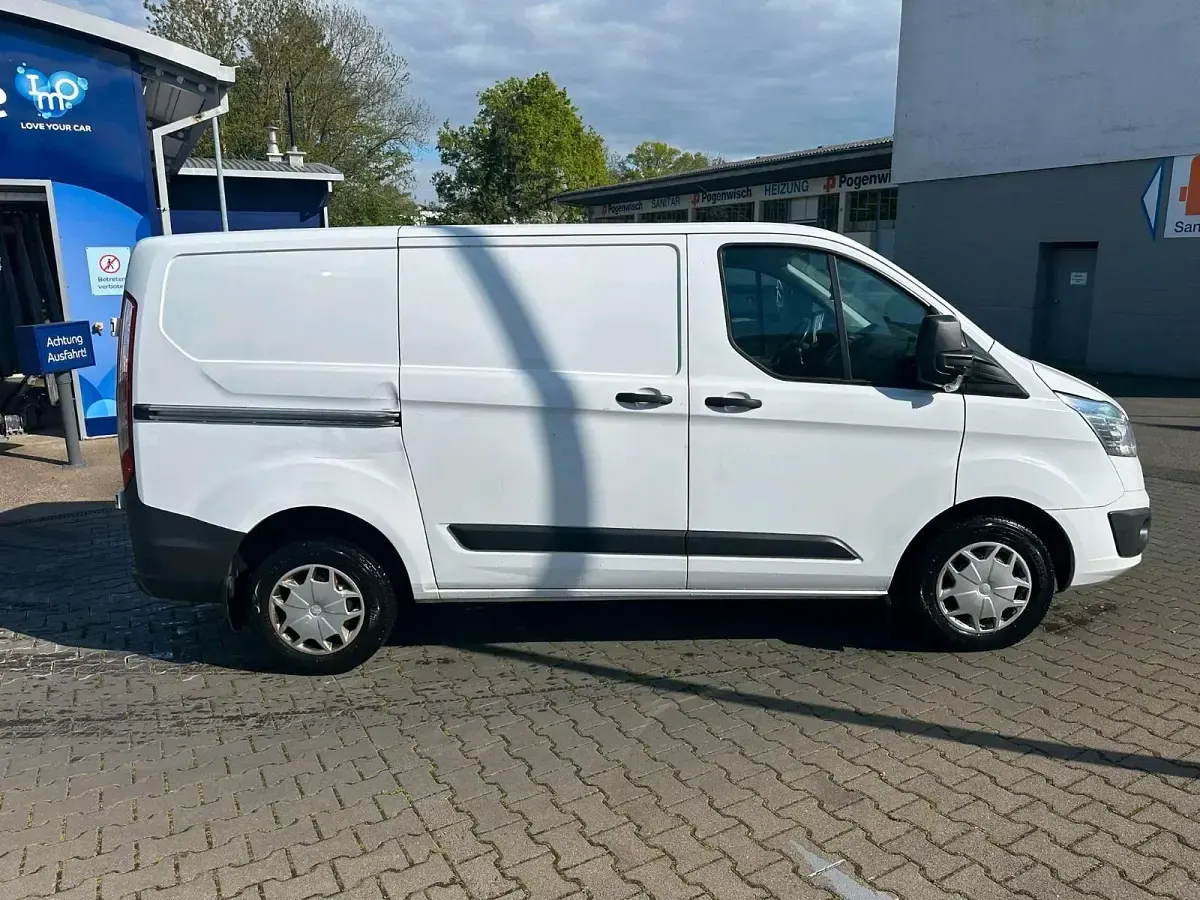 Gebraucht Ford Transit Custom 130 PS (95 kW) 2016 Weiß Van / Kleinbus