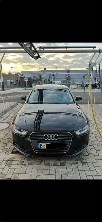Schwarz Gebraucht 2015 Audi A4 Ambiente Limousine | 11.500 € (Superpreis) - Bild 1/4