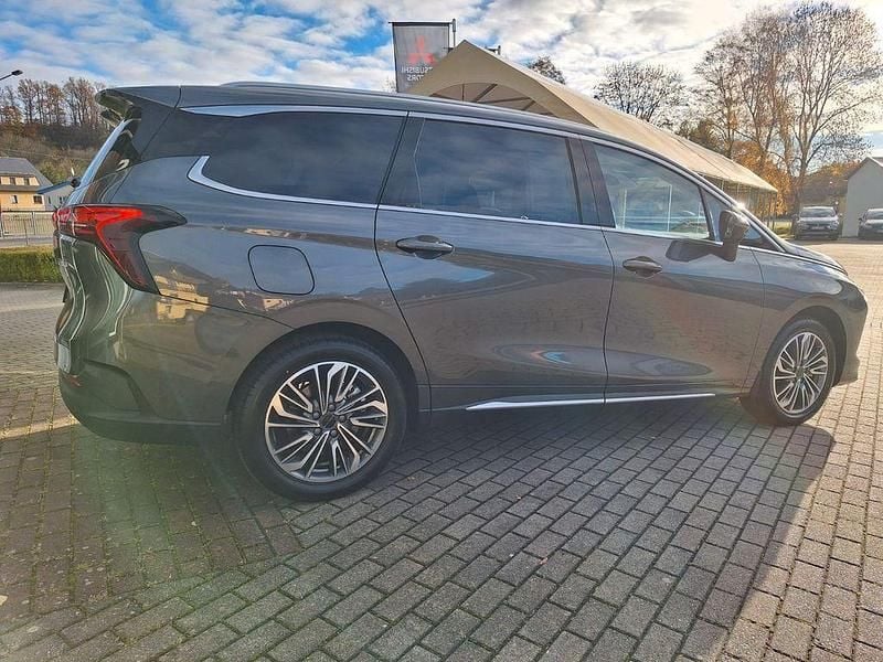 Gebraucht DFSK Forthing 4 177 PS (130 kW) 2025 Grau Van / Kleinbus