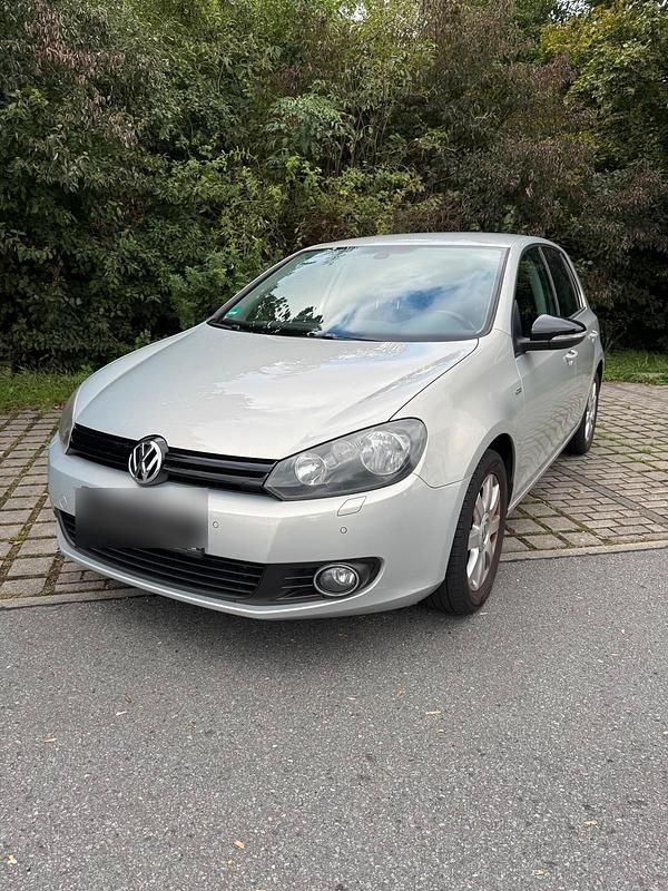 Silber Gebraucht 2012 VW Golf VI Match Limousine | 6.900 € (Etwas zu teuer) - Bild 1/4