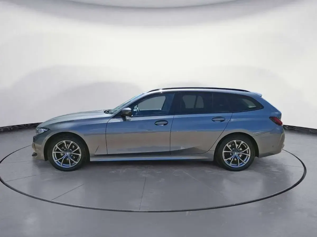 Gebraucht BMW 318 Shadowline 150 PS (110 kW) 2023 Grau Kombi