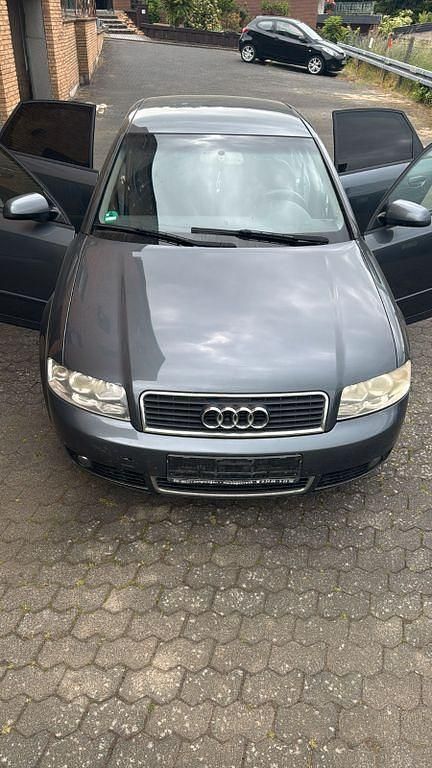 Gebraucht Audi A4 131 PS (96 kW) 2003 Silber Limousine