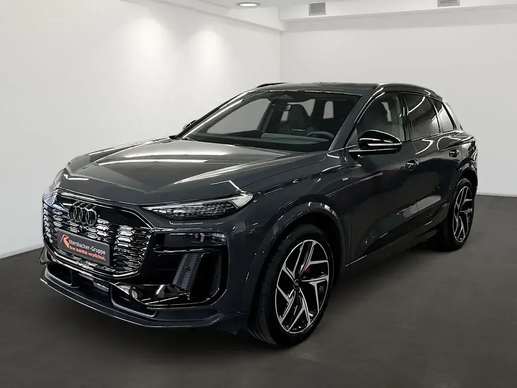 Neu Audi Q6 e-tron Performance 225 kW (306 PS) 2026 Grau SUV