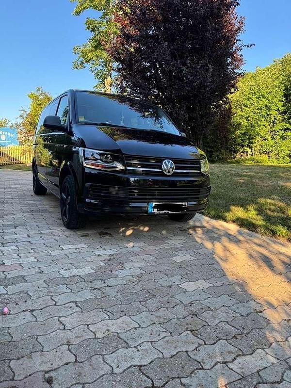 Schwarz Gebraucht 2018 VW T6 Van | 33.000 € (Teuer) - Bild 1/4