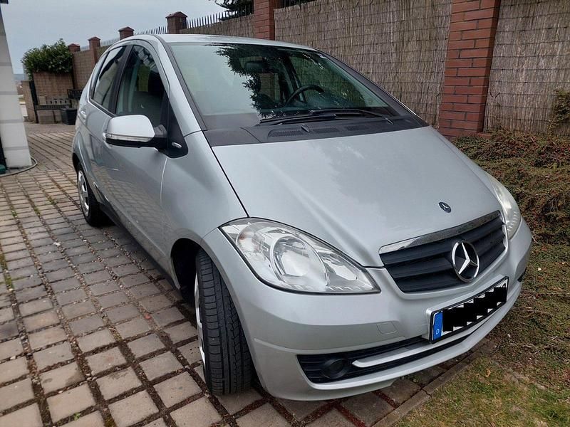 Gebraucht Mercedes A150 95 PS (69 kW) 2009 Silber Kleinwagen