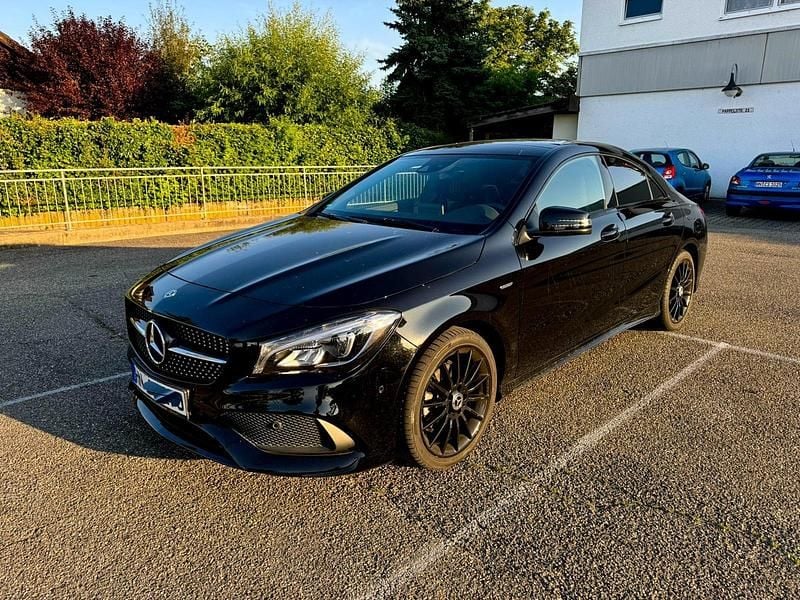 Schwarz Gebraucht 2019 Mercedes CLA200 AMG Limousine | 23.000 € (Fairer Preis) - Bild 1/4