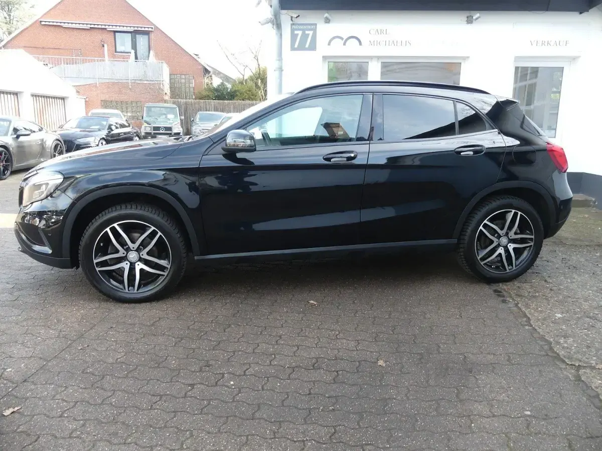Usata Mercedes GLA200 156 CV (114 kW) 2015 Nero SUV