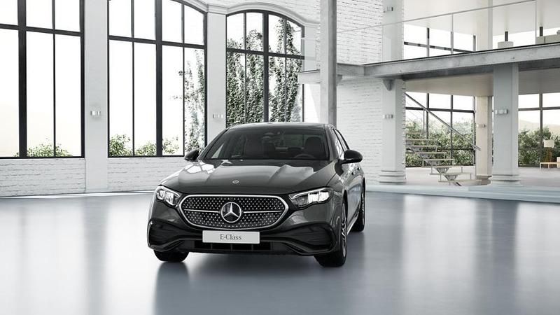 Grau Gebraucht 2024 Mercedes E300 AMG Limousine | 53.740 € - Bild 1/4