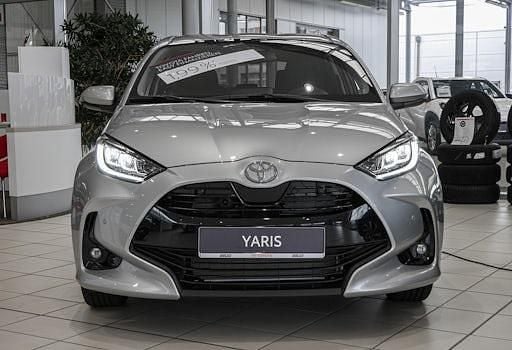 Gebraucht Toyota Yaris Hybrid 116 PS (85 kW) 2025 Silber Limousine