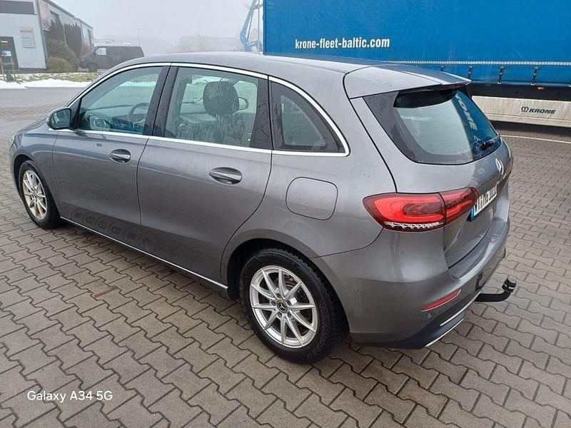 Gebraucht Mercedes B200 150 PS (110 kW) 2020 Grau Van / Kleinbus