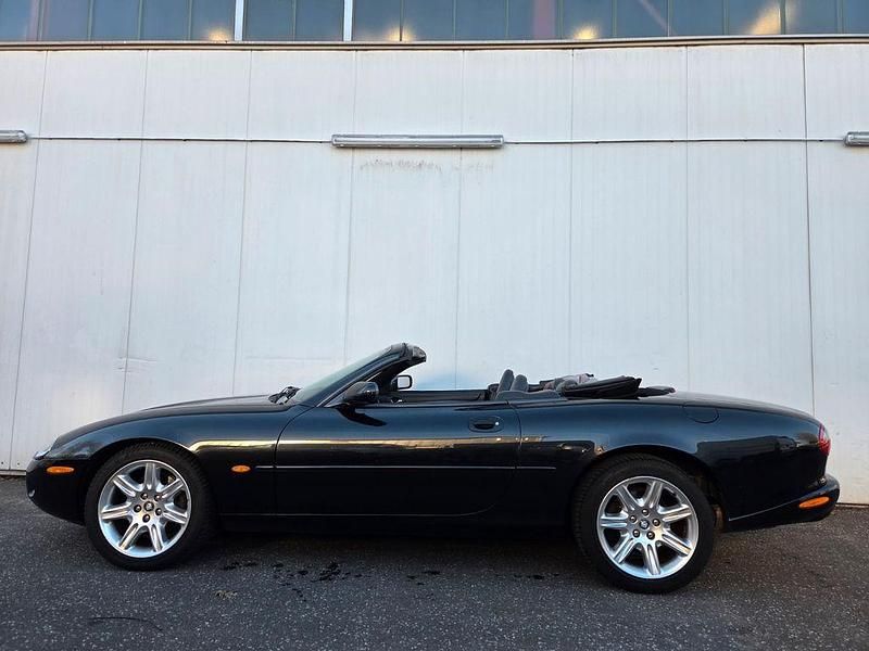 Gebraucht Jaguar XK8 284 PS (208 kW) 2000 Schwarz Cabrio