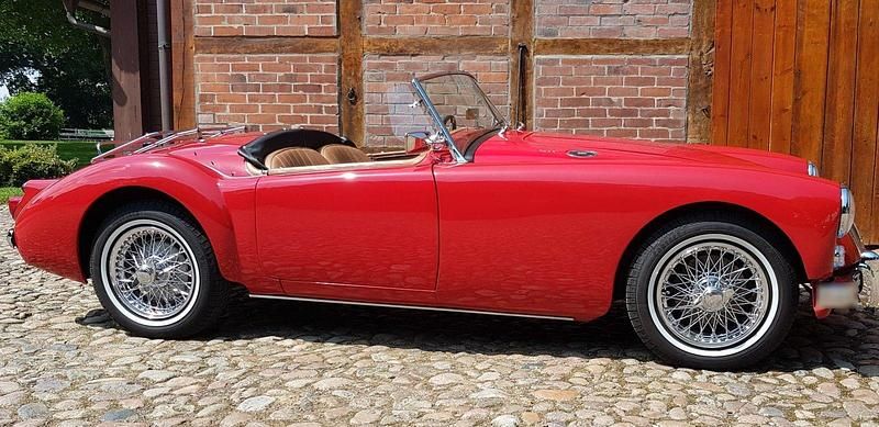 Second-hand MG MGA 80 CP (58 kW) 1961 Roșu Cabrio