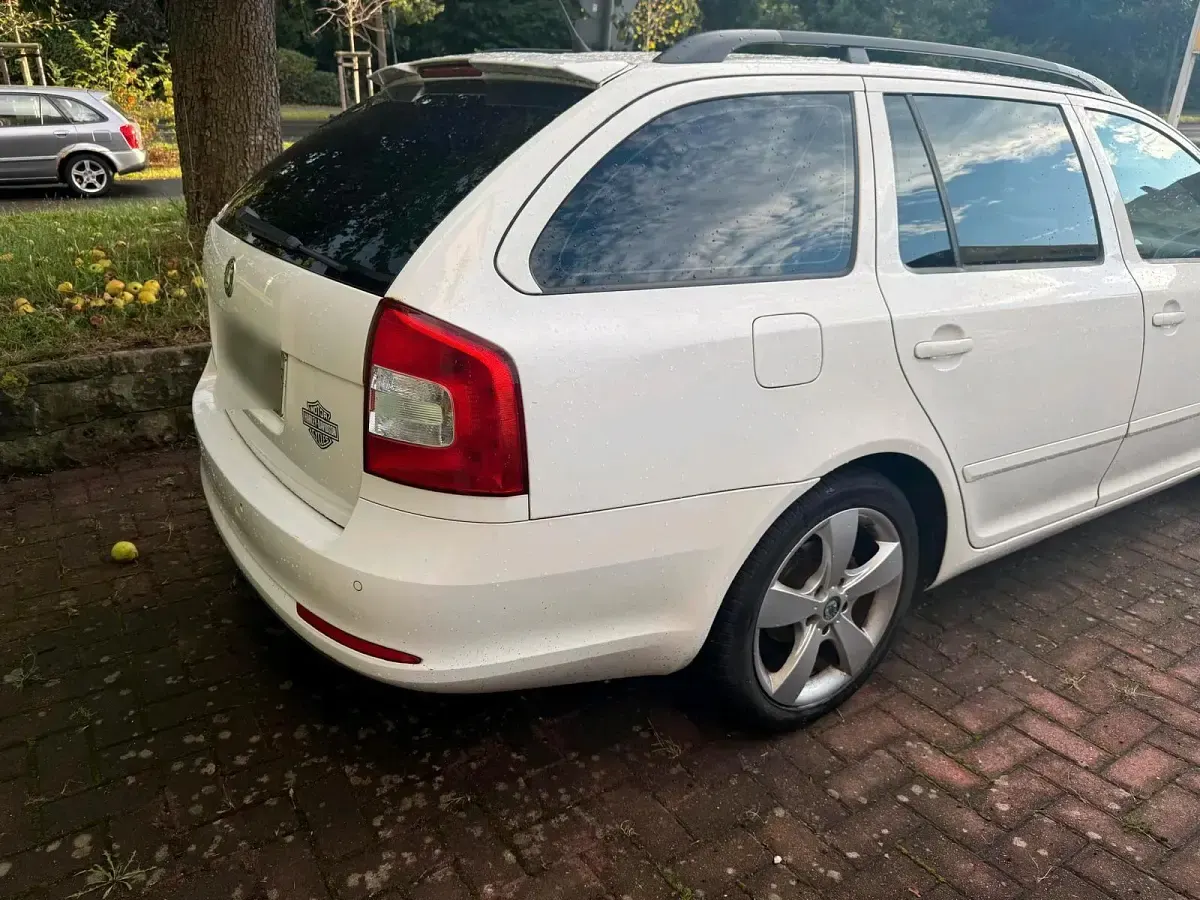 Gebraucht Skoda Octavia 110 PS (80 kW) 2010 Weiß Kombi