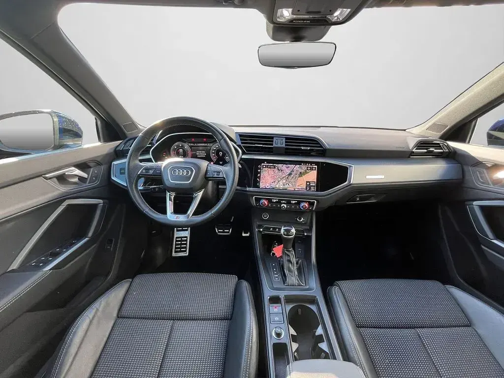 Gebraucht Audi Q3 Advanced 150 PS (110 kW) 2023 Navarrablau metallic (metallic) SUV