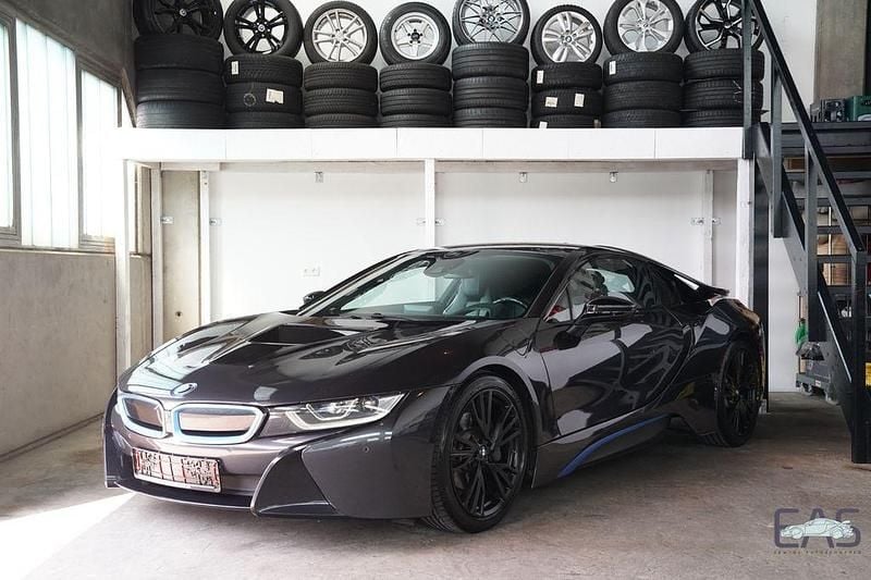 Grau Gebraucht 2016 BMW i8 Performance Coupé | 59.990 € (Fairer Preis) - Bild 1/4