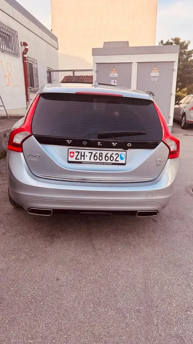 Gebraucht Volvo V60 220 PS (161 kW) 2013 Grau Kombi