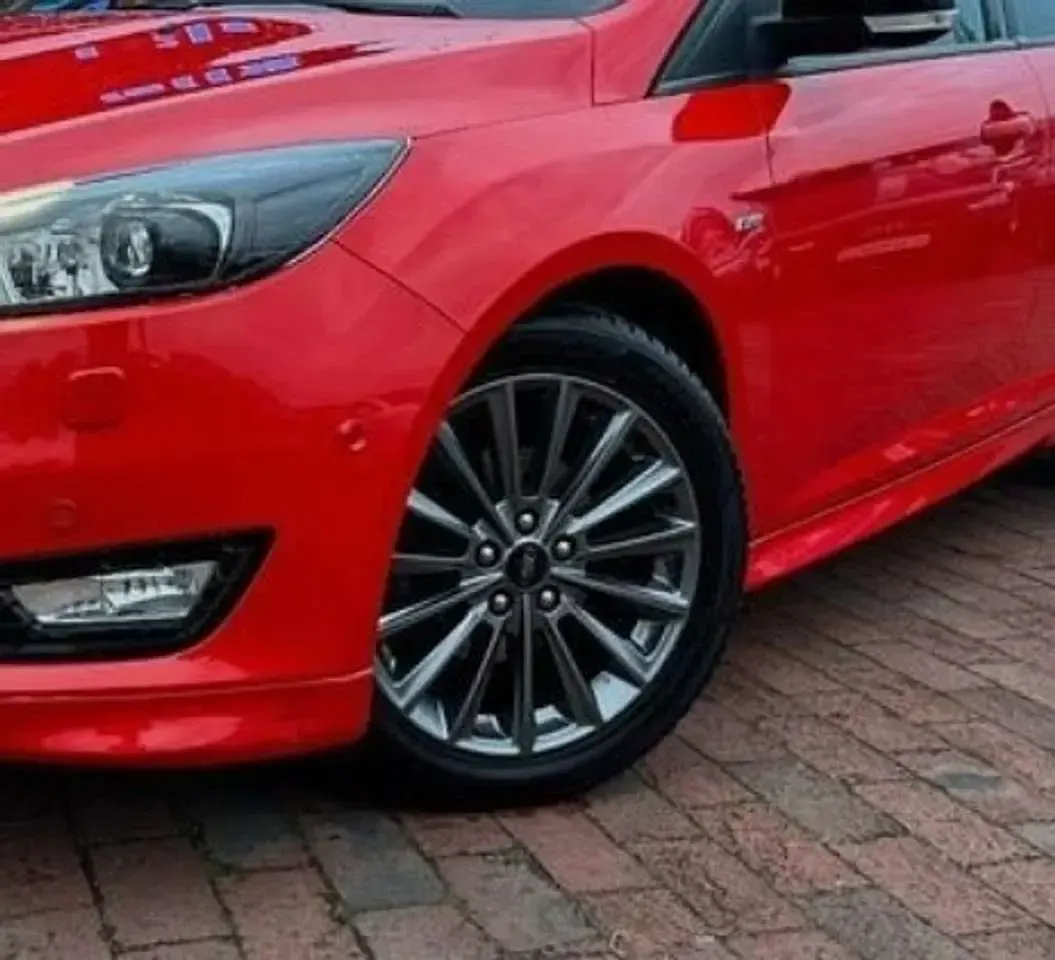 Usata Ford Focus ST-Line 140 CV (102 kW) 2018 Rosso Station wagon