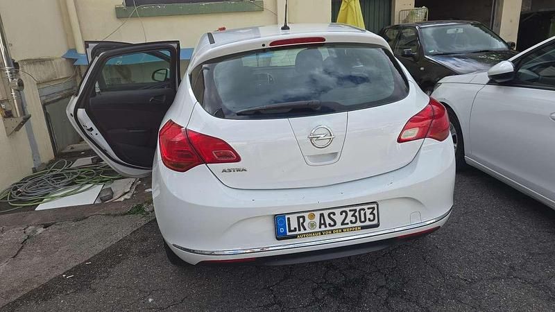 Gebraucht 2014 Opel Astra Limousine | 3.800 € (Fairer Preis) - Bild 1/1