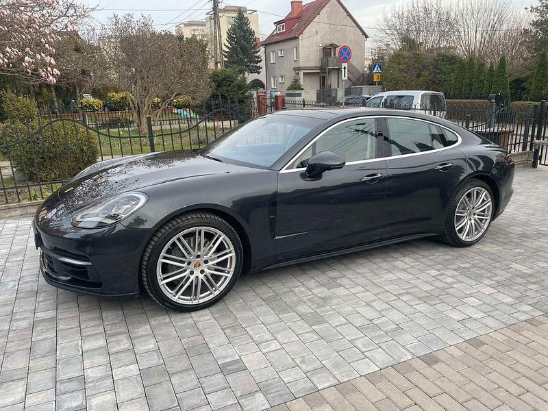 Grau Gebraucht 2017 Porsche Panamera 4S Limousine | 46.999 € - Bild 1/4