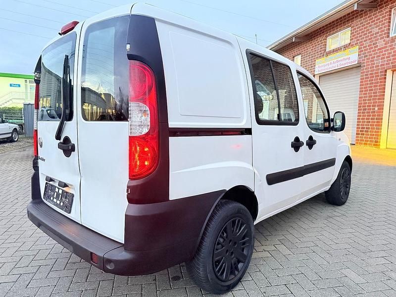 Gebraucht Fiat Doblò 77 PS (56 kW) 2008 Weiß Van / Kleinbus