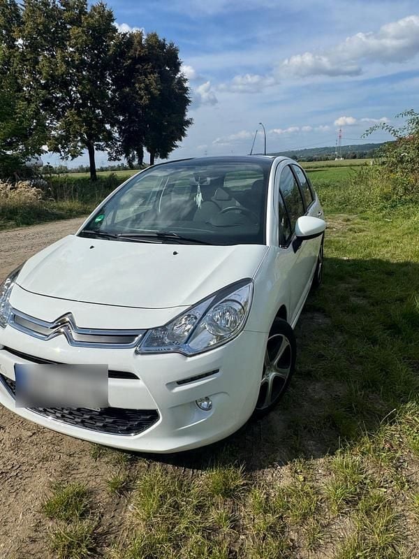 Weiß Gebraucht 2016 Citroën C3 Kleinwagen | 7.500 € - Bild 1/4