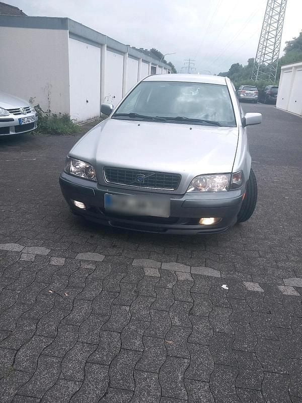 Silber Gebraucht 2004 Volvo V40 Kombi | 1.250 € (Fairer Preis) - Bild 1/4